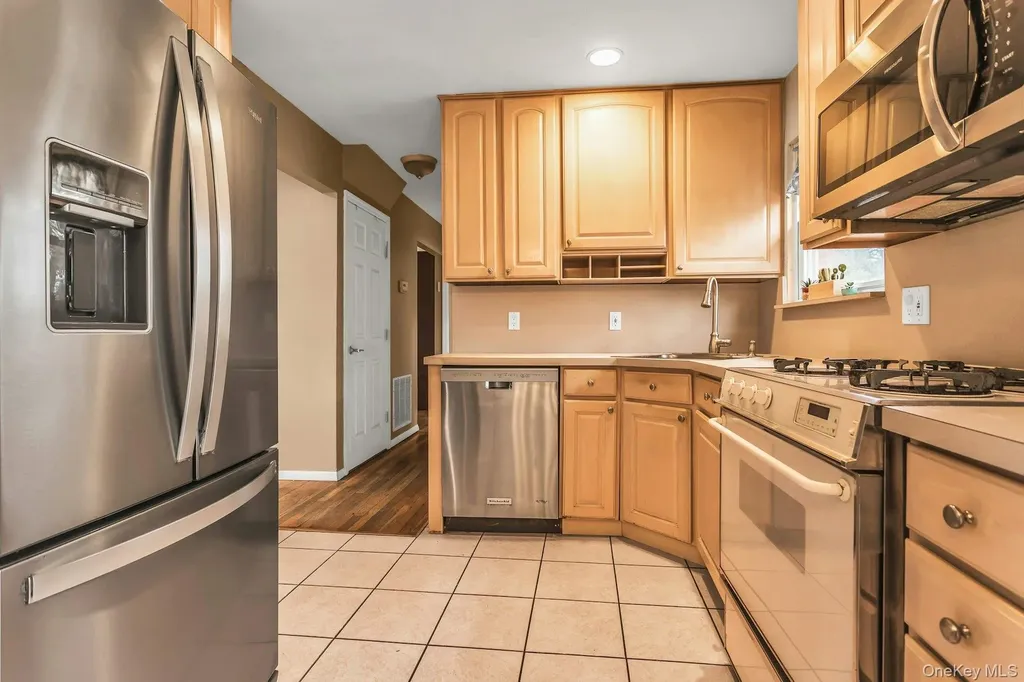 77 Marvin Lane Commack NY 11725