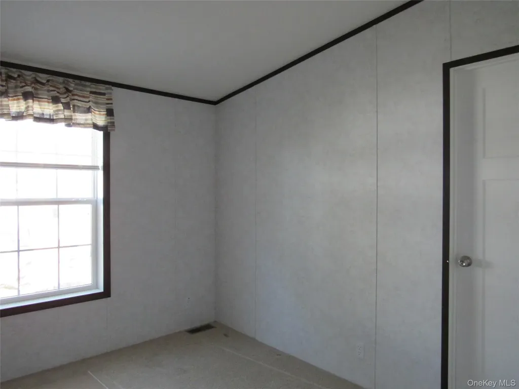 525 57 Riverleigh Avenue Riverhead NY 11901