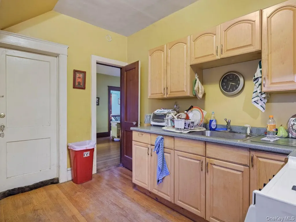 192 Washington Avenue Kingston NY 12401
