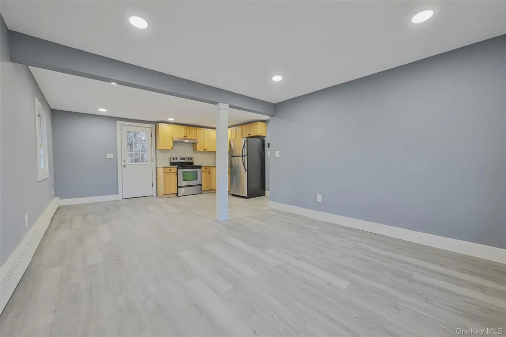 398 Glen Drive Shirley NY 11967