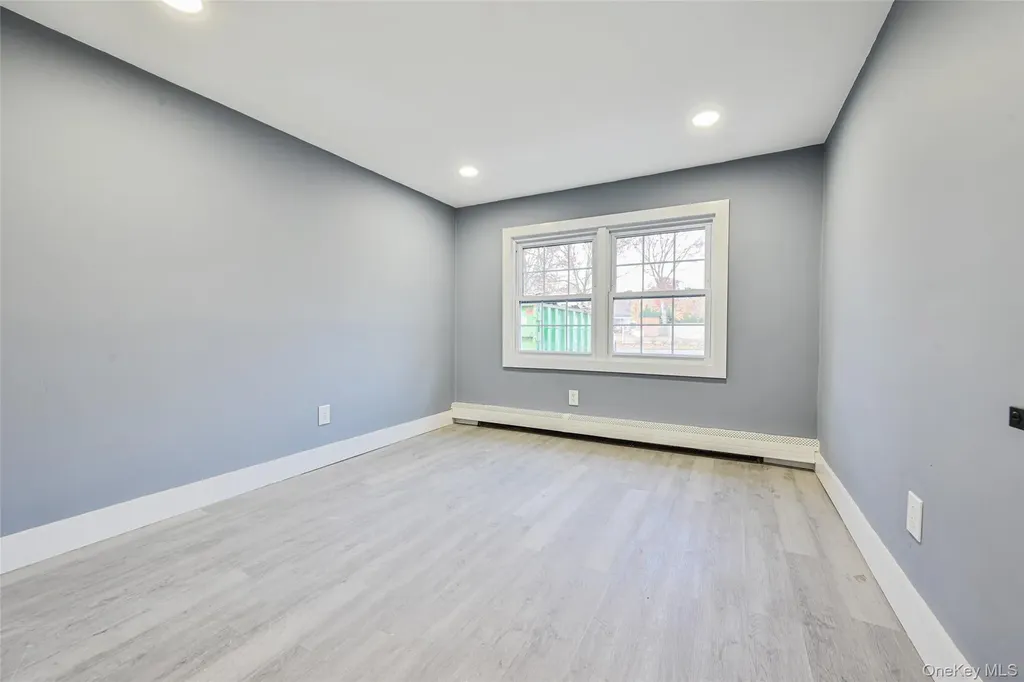 398 Glen Drive Shirley NY 11967