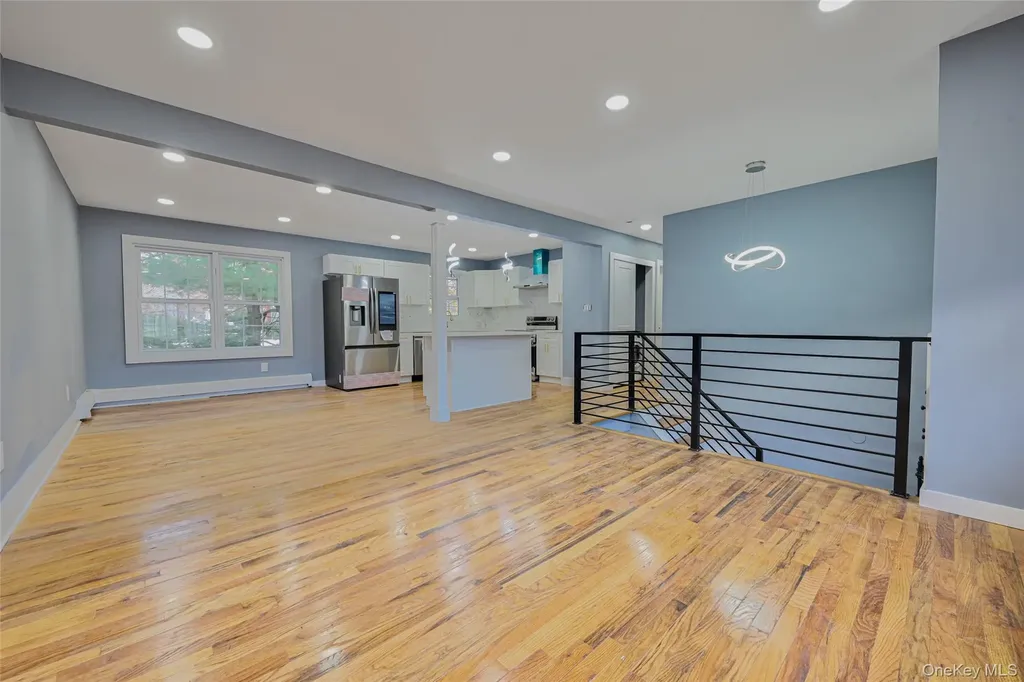 398 Glen Drive Shirley NY 11967