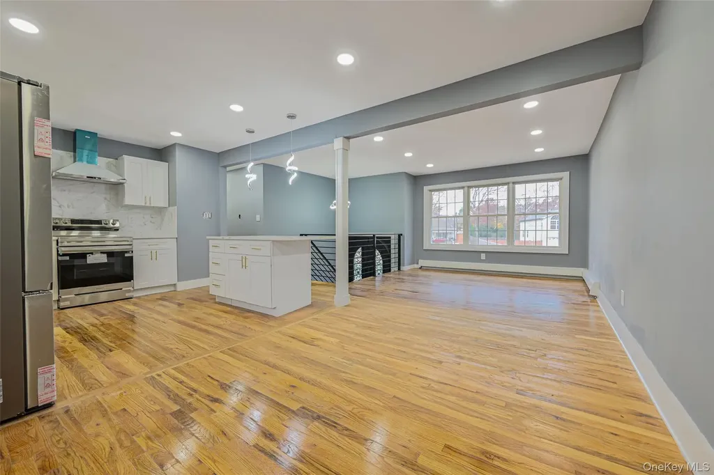 398 Glen Drive Shirley NY 11967