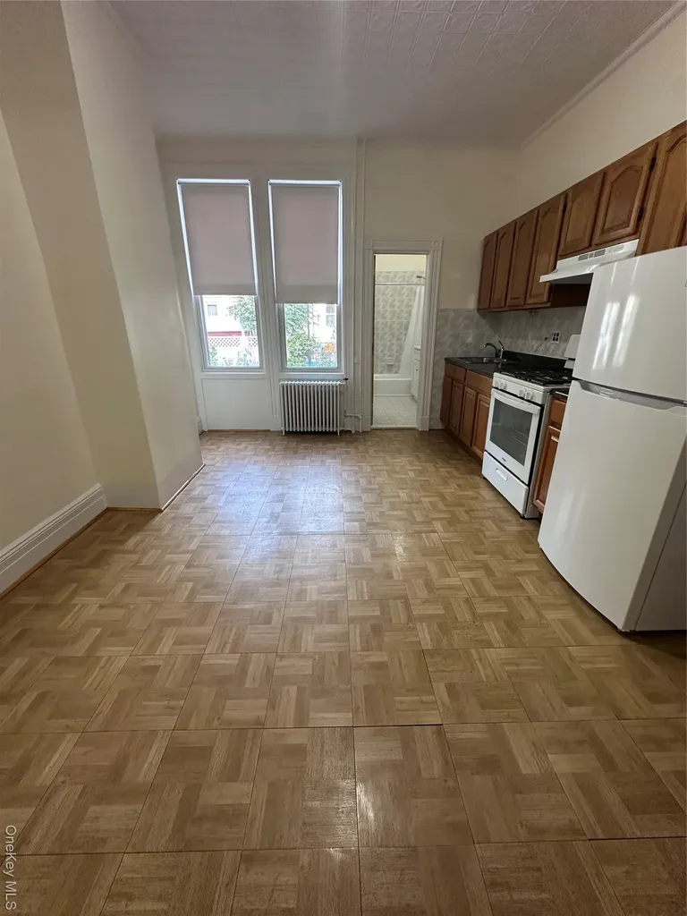 1939 Gates Avenue Ridgewood NY 11385