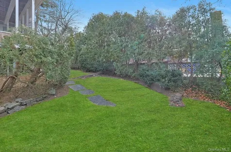 12 Cross Hill Road Eastchester NY 10709