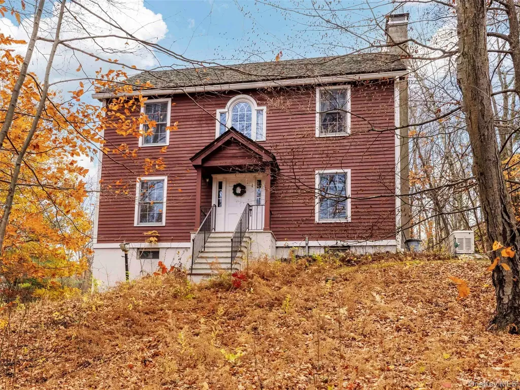 216 Starbarrack Road Red Hook NY 12571