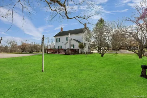 1760 Albertson Lane Greenport NY 11944