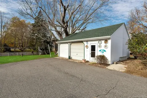 1760 Albertson Lane Greenport NY 11944