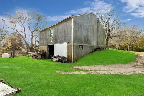 1760 Albertson Lane Greenport NY 11944