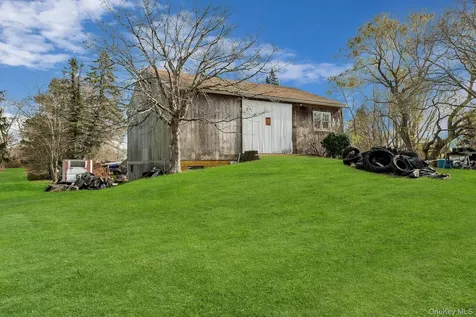 1760 Albertson Lane Greenport NY 11944