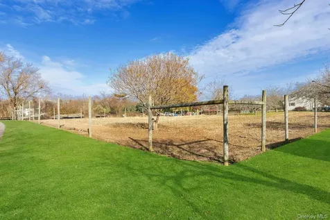 1760 Albertson Lane Greenport NY 11944