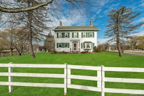 1760 Albertson Lane Greenport NY 11944