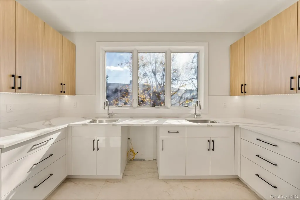 17 Lazer Court Spring Valley NY 10977