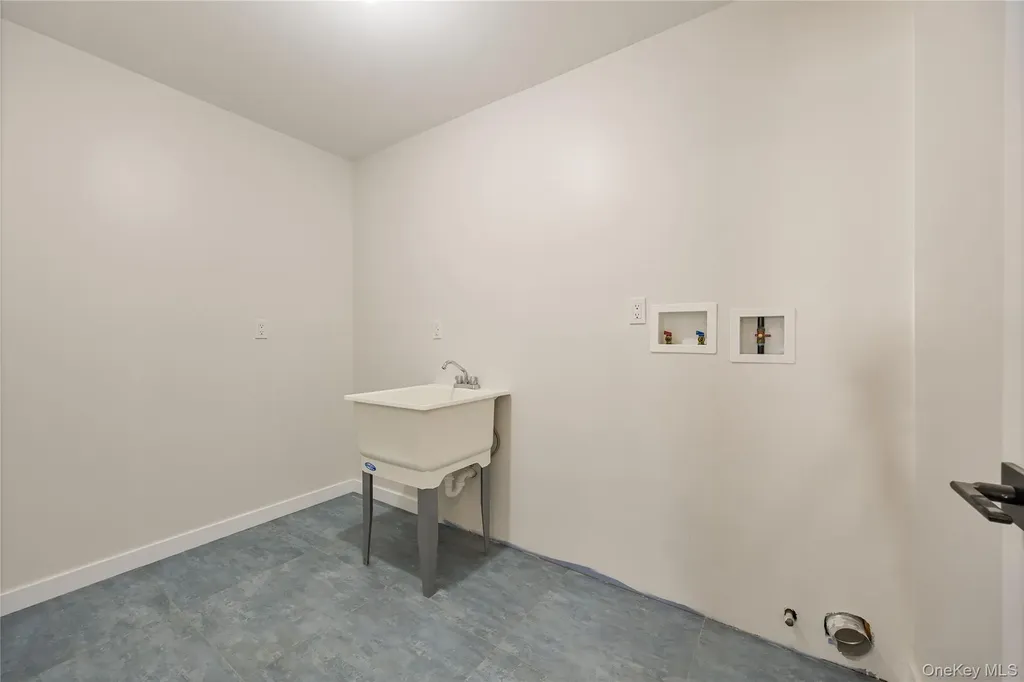 17 Lazer Court Spring Valley NY 10977