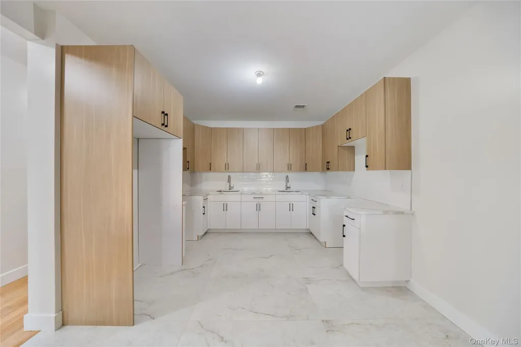 17 Lazer Court Spring Valley NY 10977