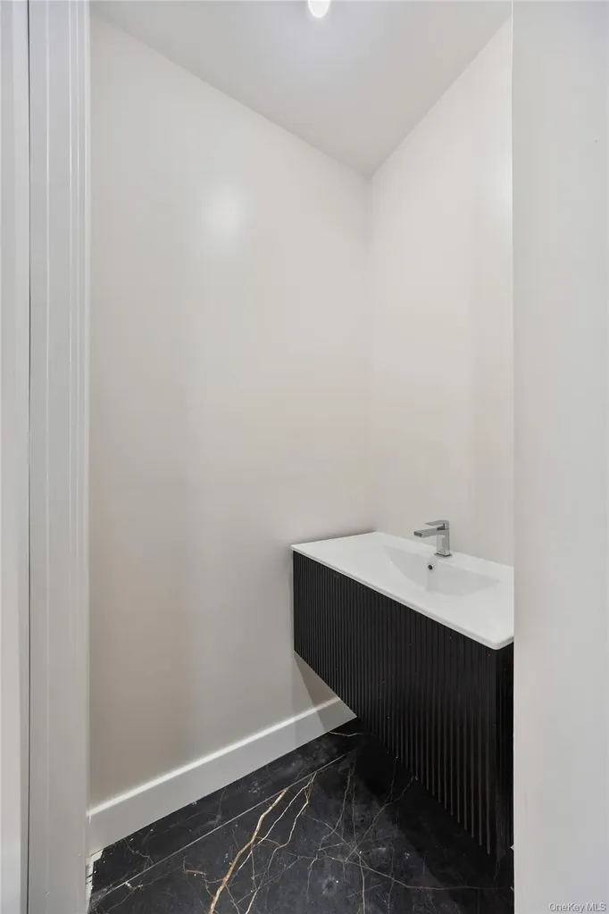 17 Lazer Court Spring Valley NY 10977