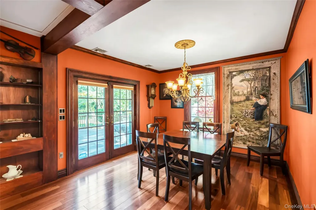 24 Elm Avenue Smithtown NY 11787