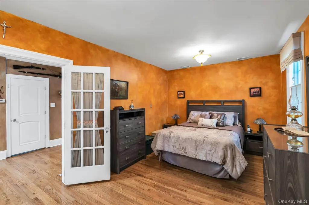 24 Elm Avenue Smithtown NY 11787