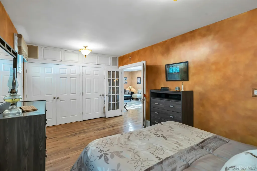 24 Elm Avenue Smithtown NY 11787