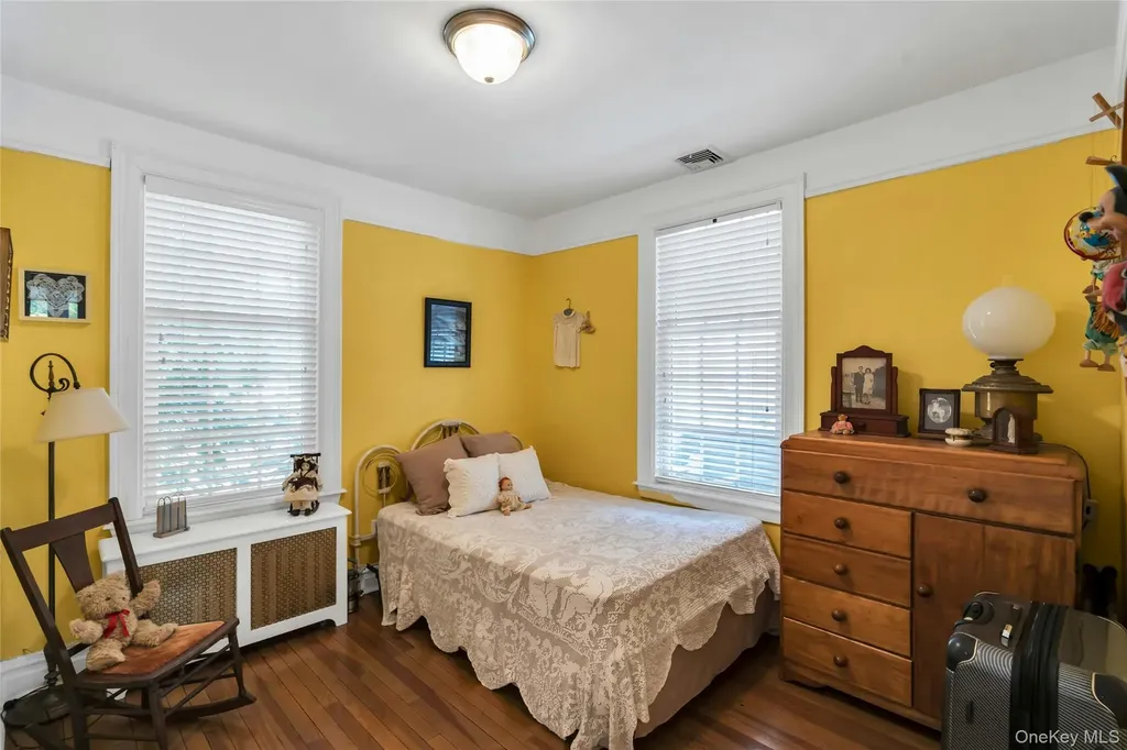 24 Elm Avenue Smithtown NY 11787