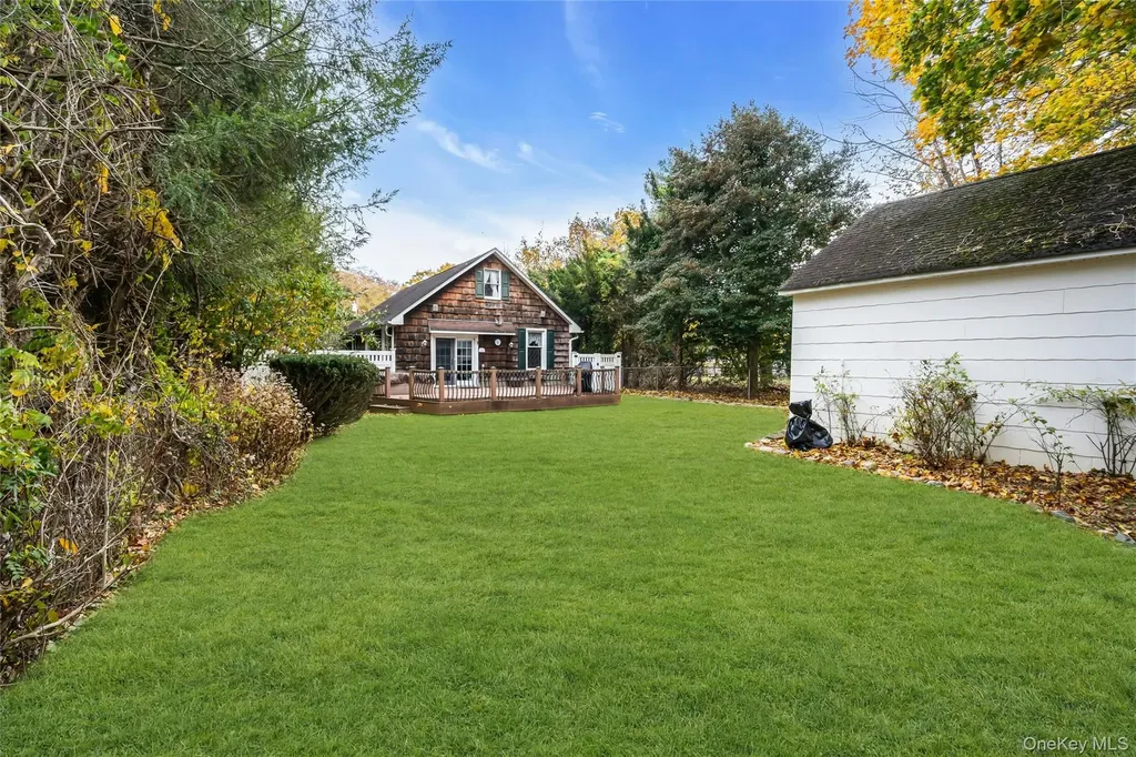 24 Elm Avenue Smithtown NY 11787