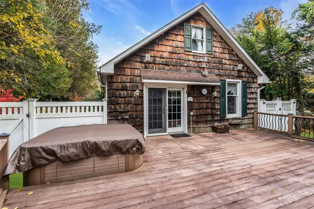 24 Elm Avenue Smithtown NY 11787