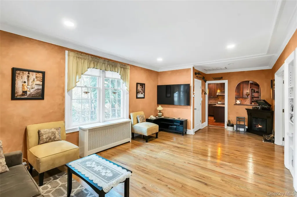 24 Elm Avenue Smithtown NY 11787