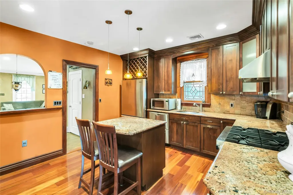 24 Elm Avenue Smithtown NY 11787