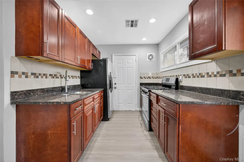 552 Old Country Road Plainview NY 11803