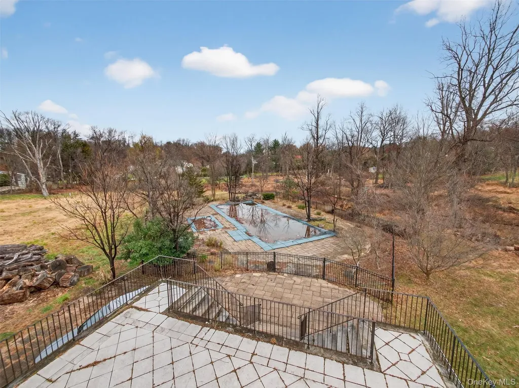 120 E Willow Tree Road Spring Valley NY 10977