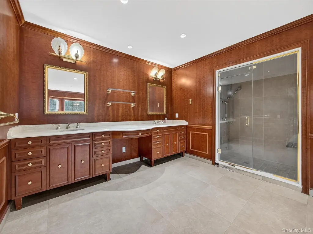 120 E Willow Tree Road Spring Valley NY 10977