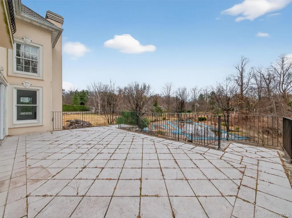 120 E Willow Tree Road Spring Valley NY 10977