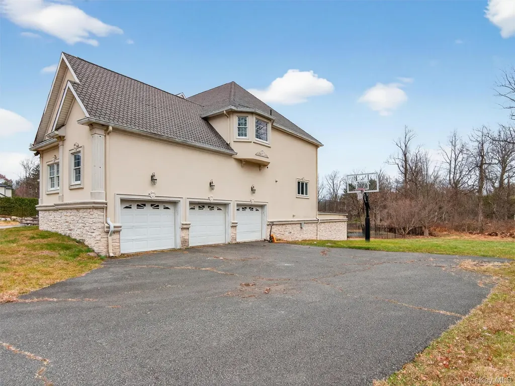 120 E Willow Tree Road Spring Valley NY 10977