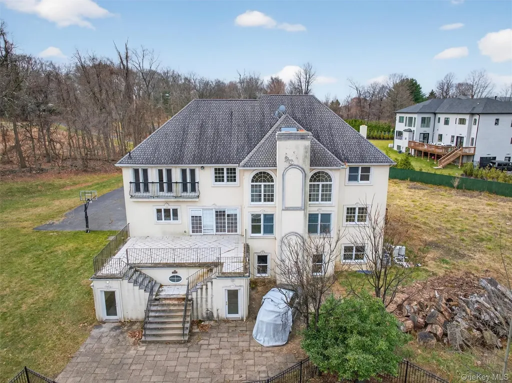 120 E Willow Tree Road Spring Valley NY 10977