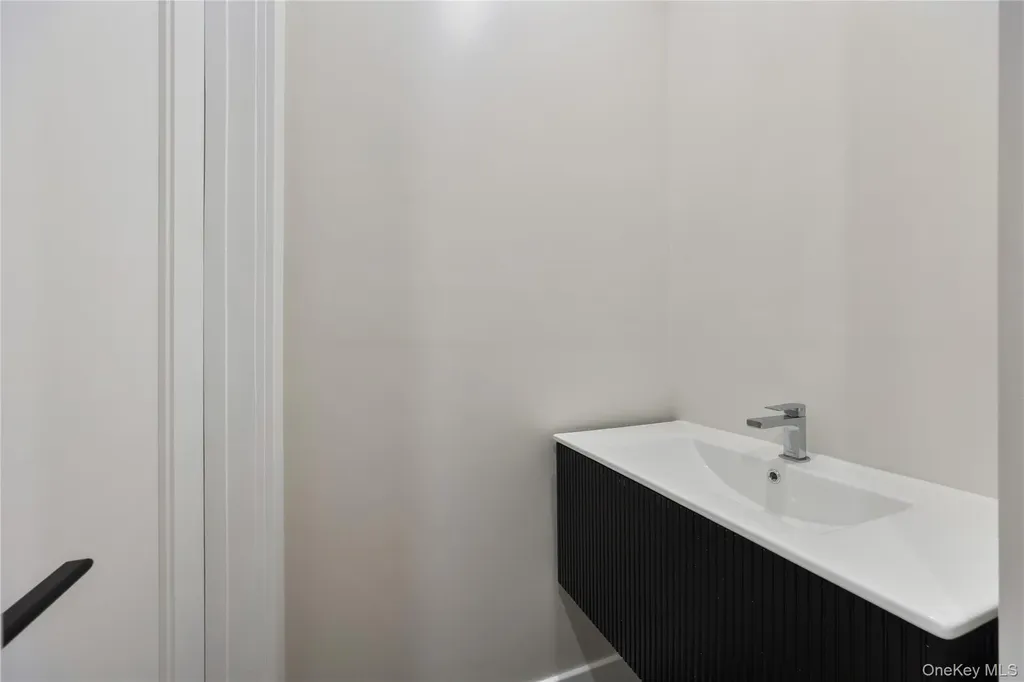 17 Lazer Court Spring Valley NY 10977