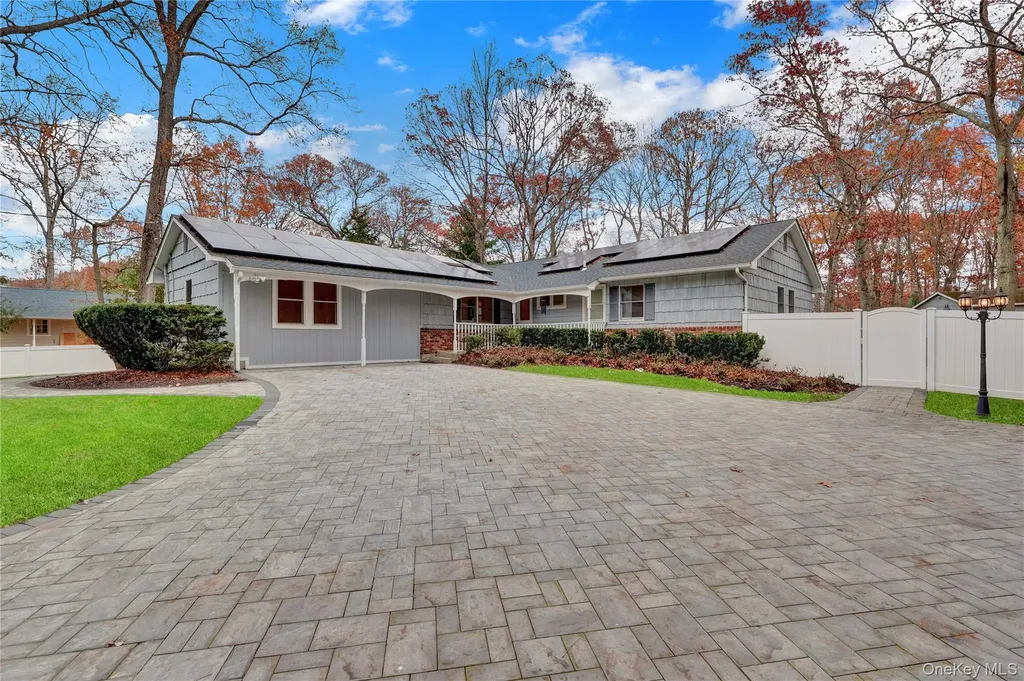 415 Pond Path East Setauket NY 11733