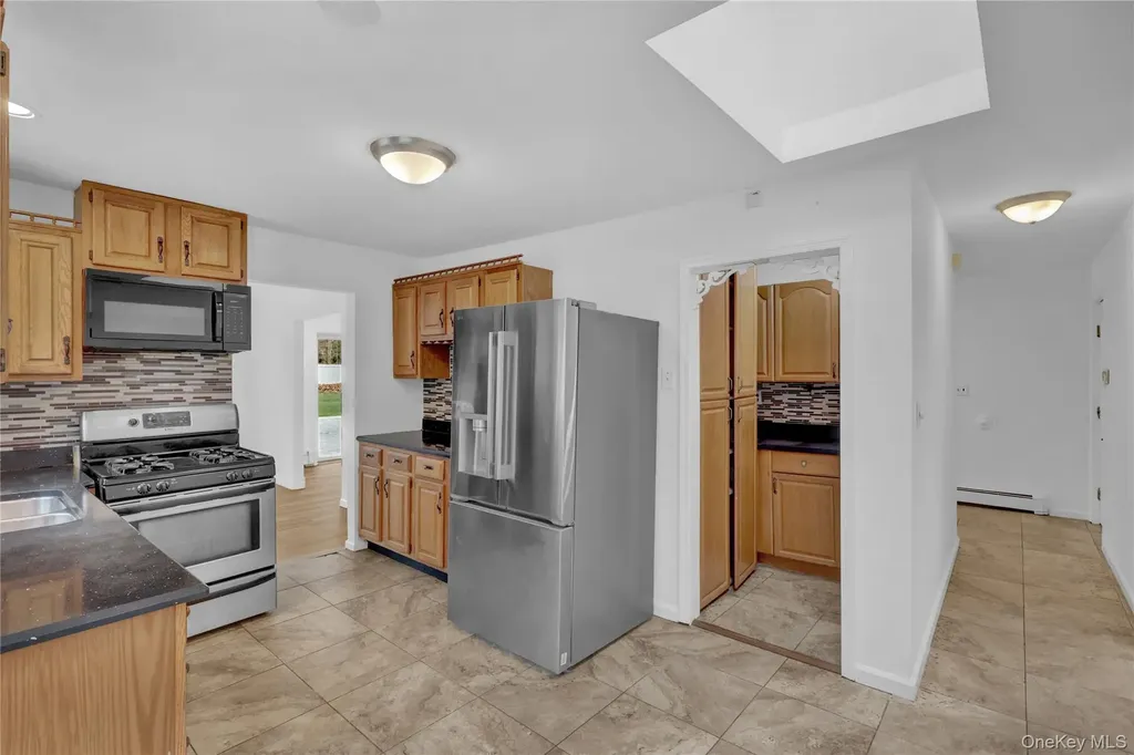 415 Pond Path East Setauket NY 11733