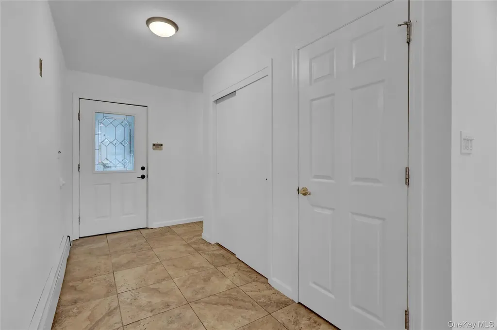 415 Pond Path East Setauket NY 11733