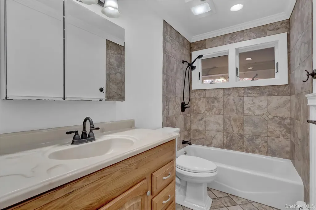 415 Pond Path East Setauket NY 11733