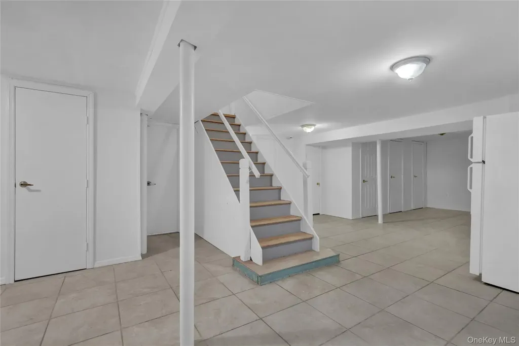 415 Pond Path East Setauket NY 11733
