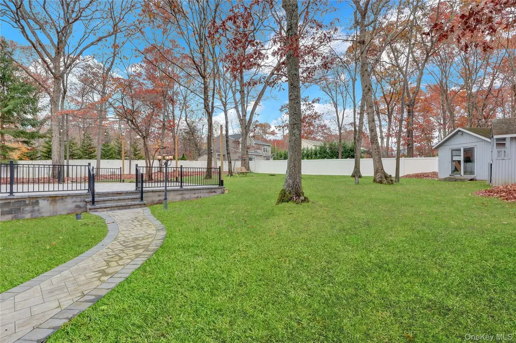 415 Pond Path East Setauket NY 11733