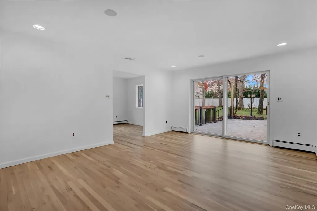 415 Pond Path East Setauket NY 11733