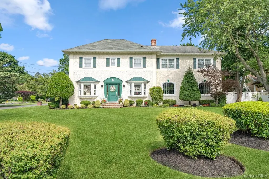 1 Bayview Avenue Islip NY 11751