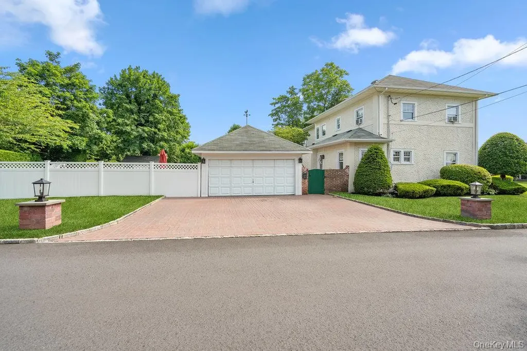 1 Bayview Avenue Islip NY 11751