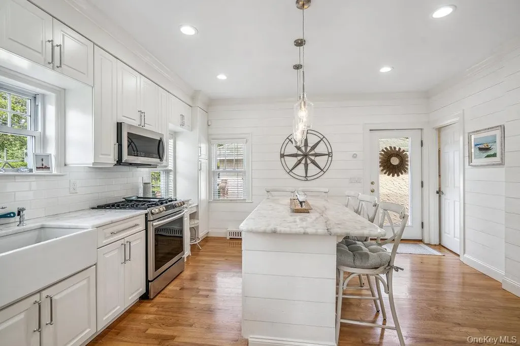 1 Bayview Avenue Islip NY 11751