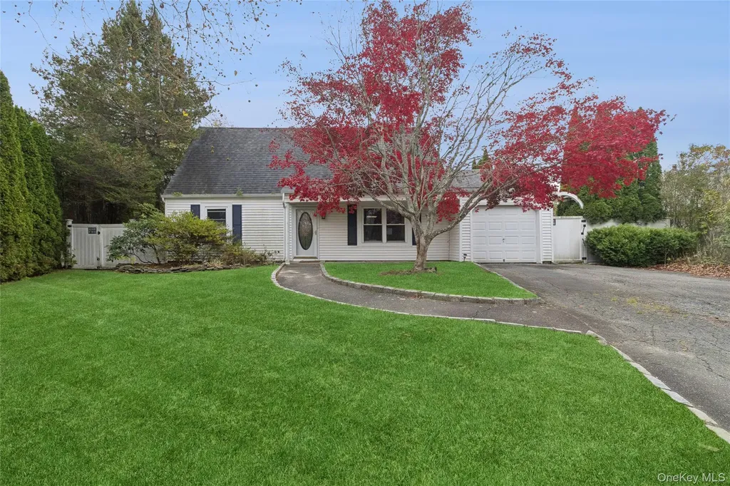 3 Meadowgrass Lane Southampton NY 11968