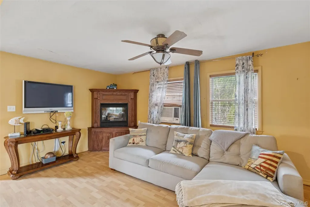 3 Meadowgrass Lane Southampton NY 11968