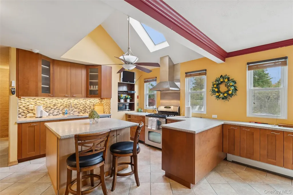 3 Meadowgrass Lane Southampton NY 11968