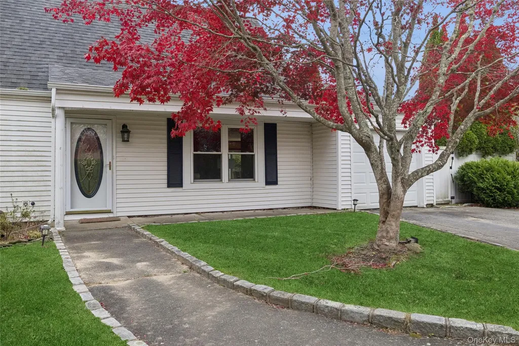 3 Meadowgrass Lane Southampton NY 11968