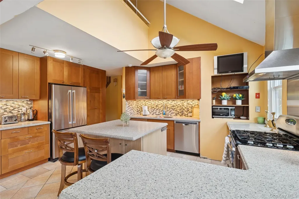 3 Meadowgrass Lane Southampton NY 11968